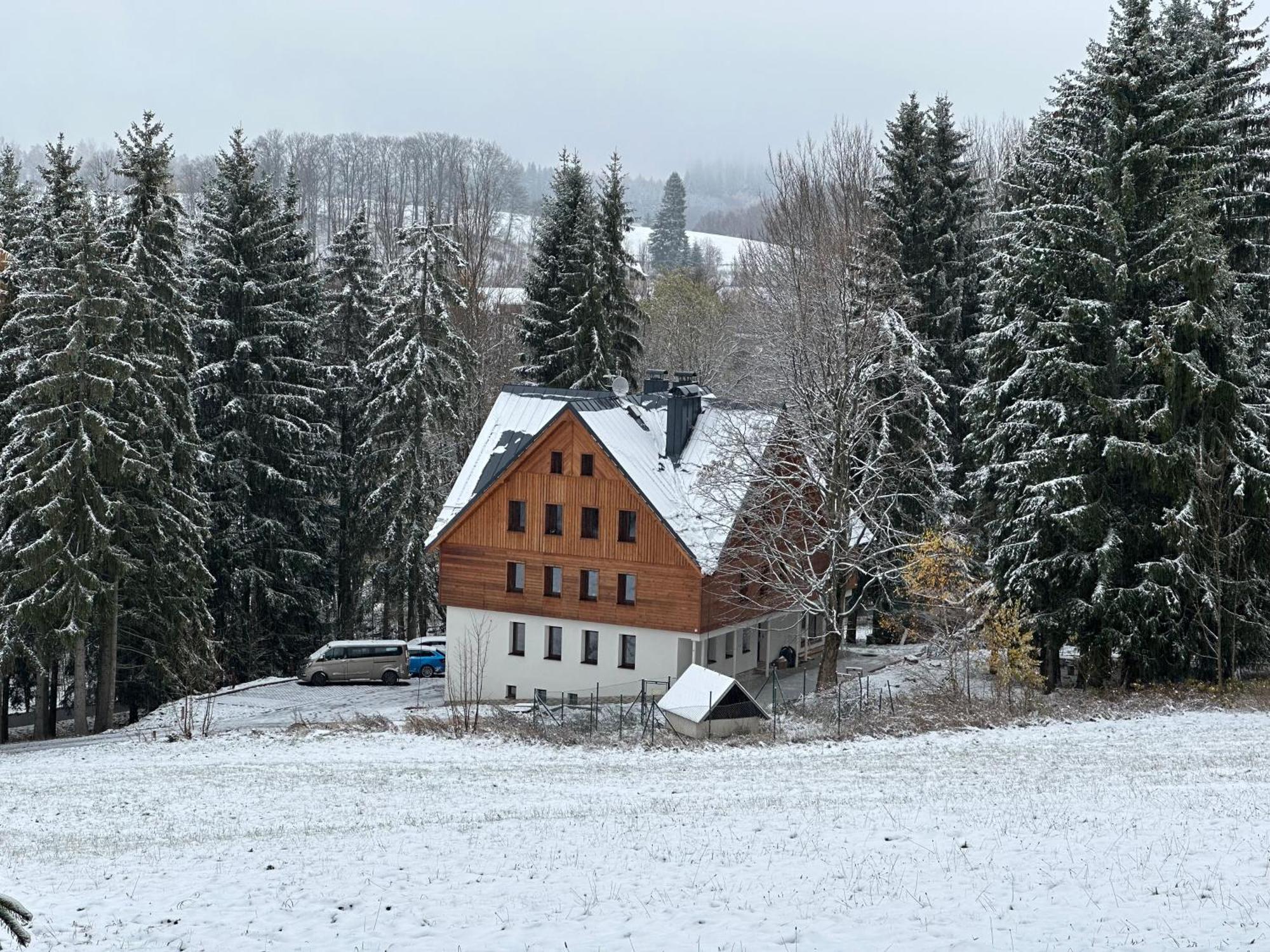 Apartmany Vesna Nova Ves nad Nisou Buitenkant foto